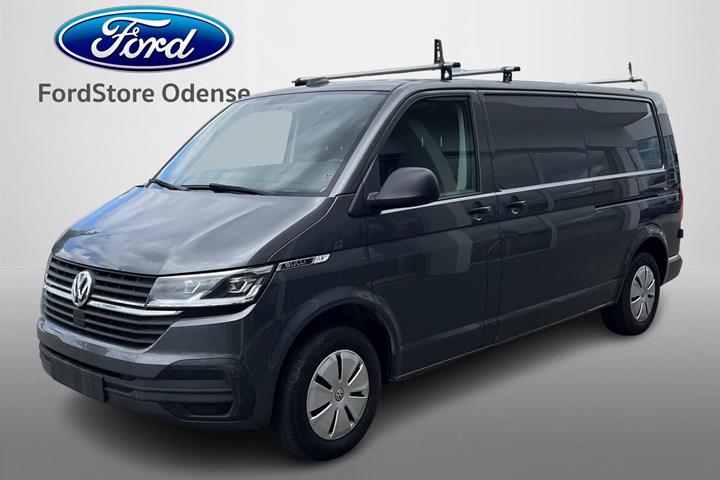 Grå VW Transporter fra 2021