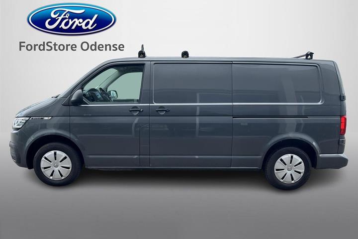Grå VW Transporter fra 2021