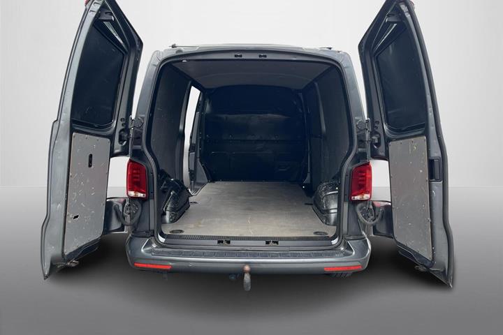 Grå VW Transporter fra 2021