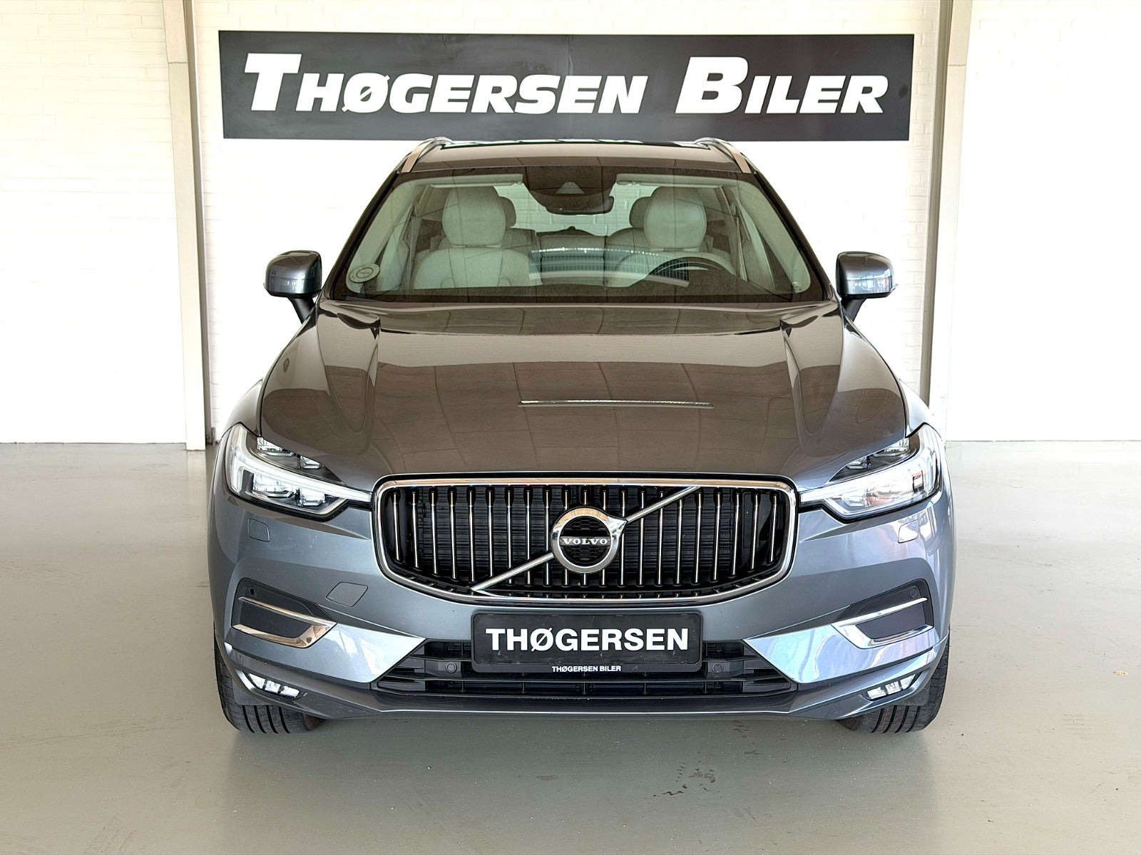 Grå Volvo XC60 fra 2019