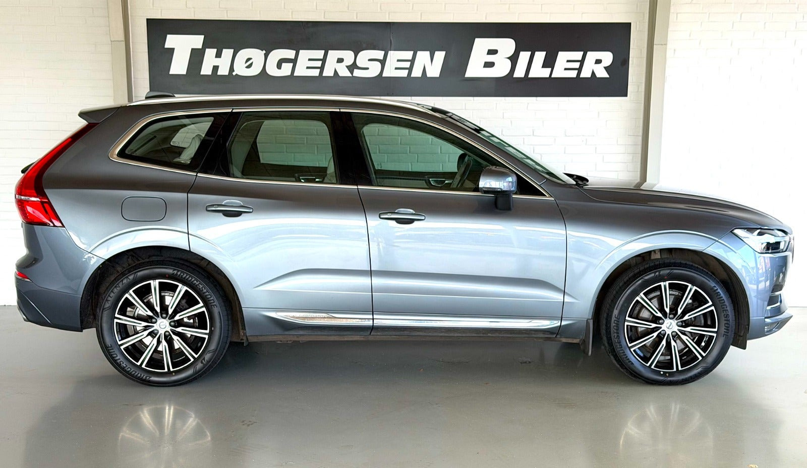 Grå Volvo XC60 fra 2019