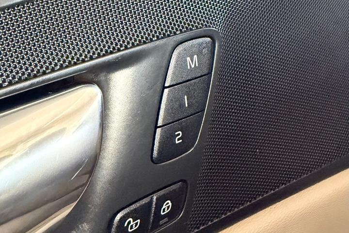 Grå Volvo XC60 fra 2019
