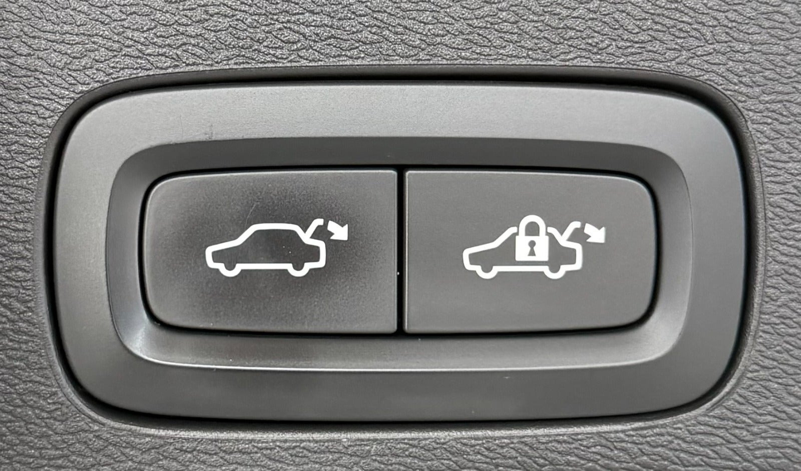 Grå Volvo XC60 fra 2019