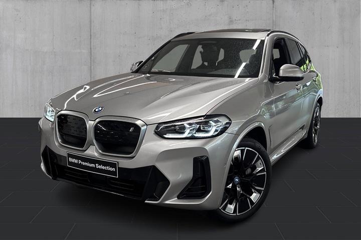 Orange BMW iX3 fra 2022