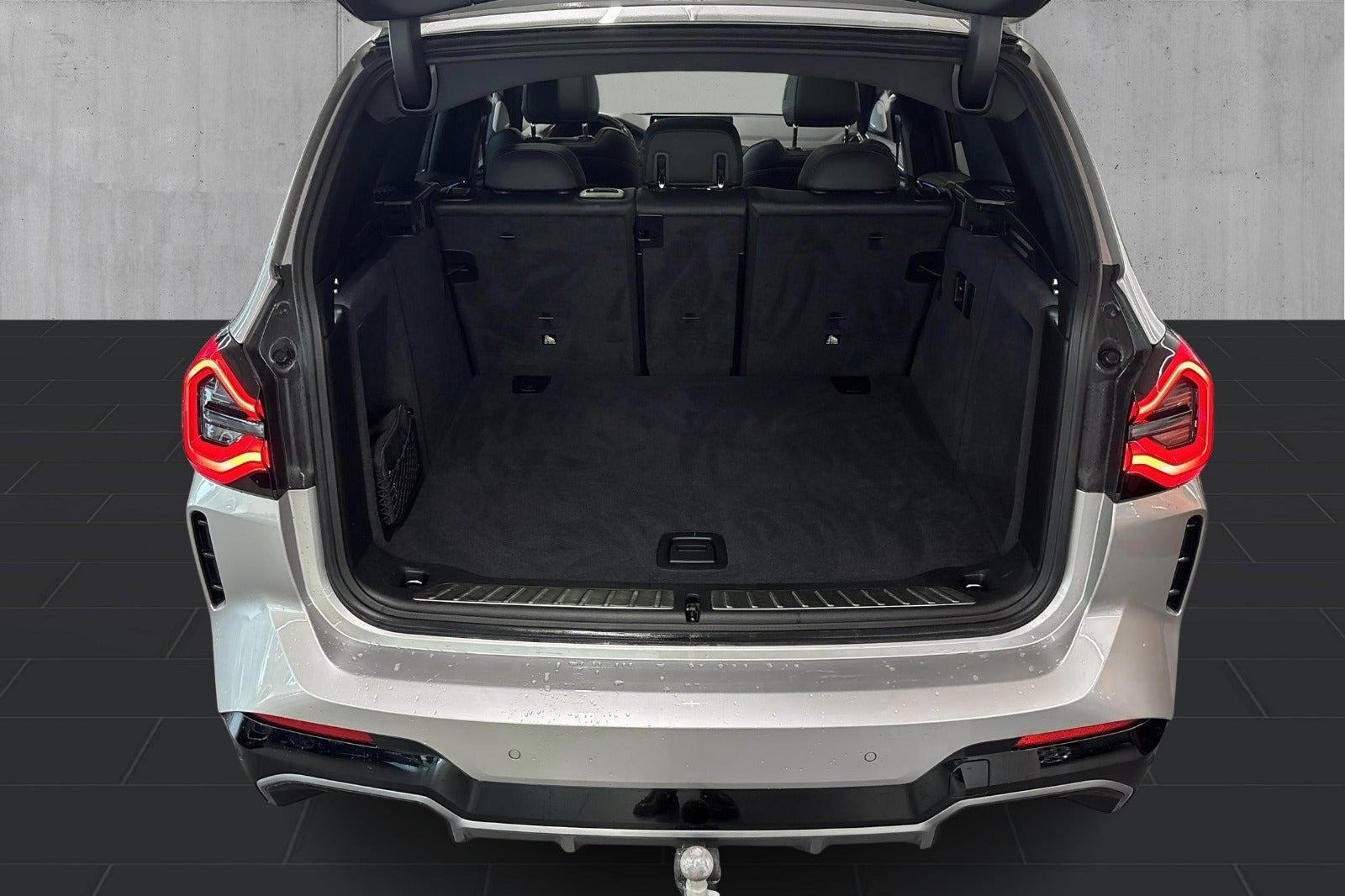 Orange BMW iX3 fra 2022