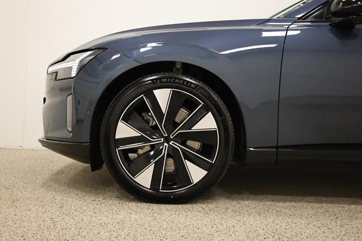 Blå Volvo ES90 fra 2026