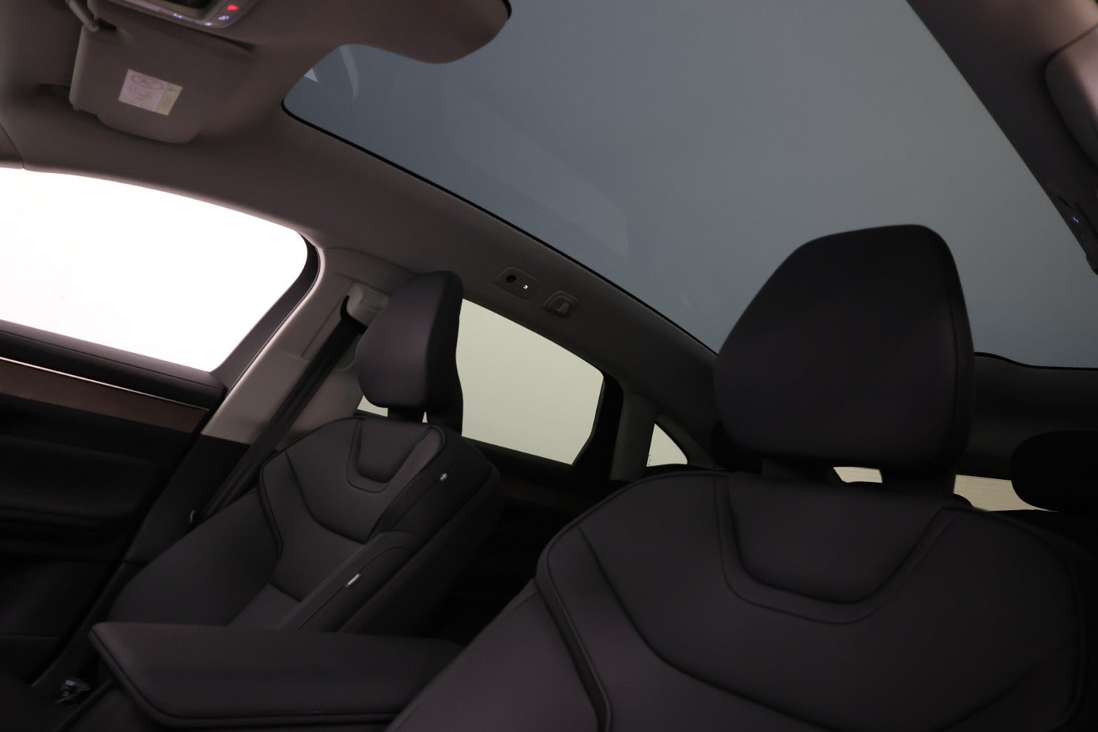 Blå Volvo ES90 fra 2026