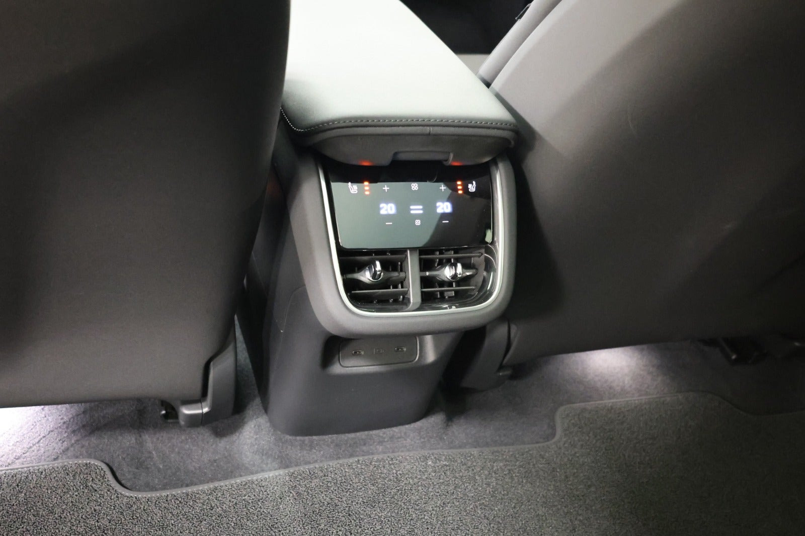Blå Volvo ES90 fra 2026