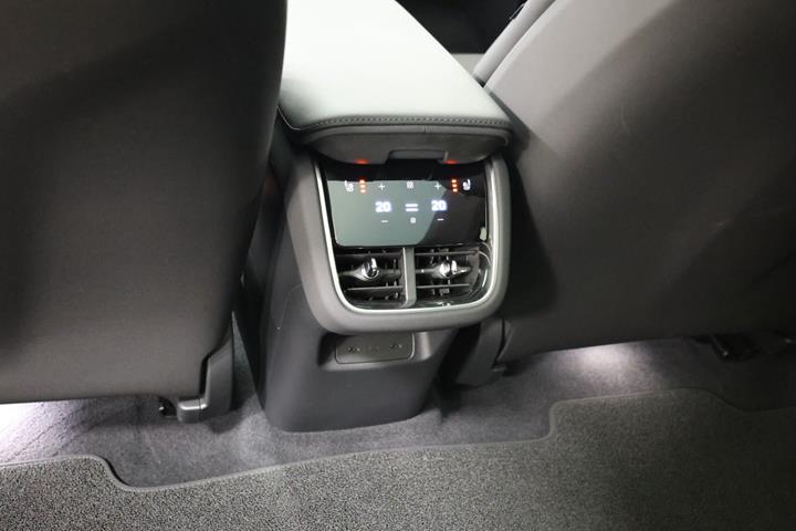 Blå Volvo ES90 fra 2026
