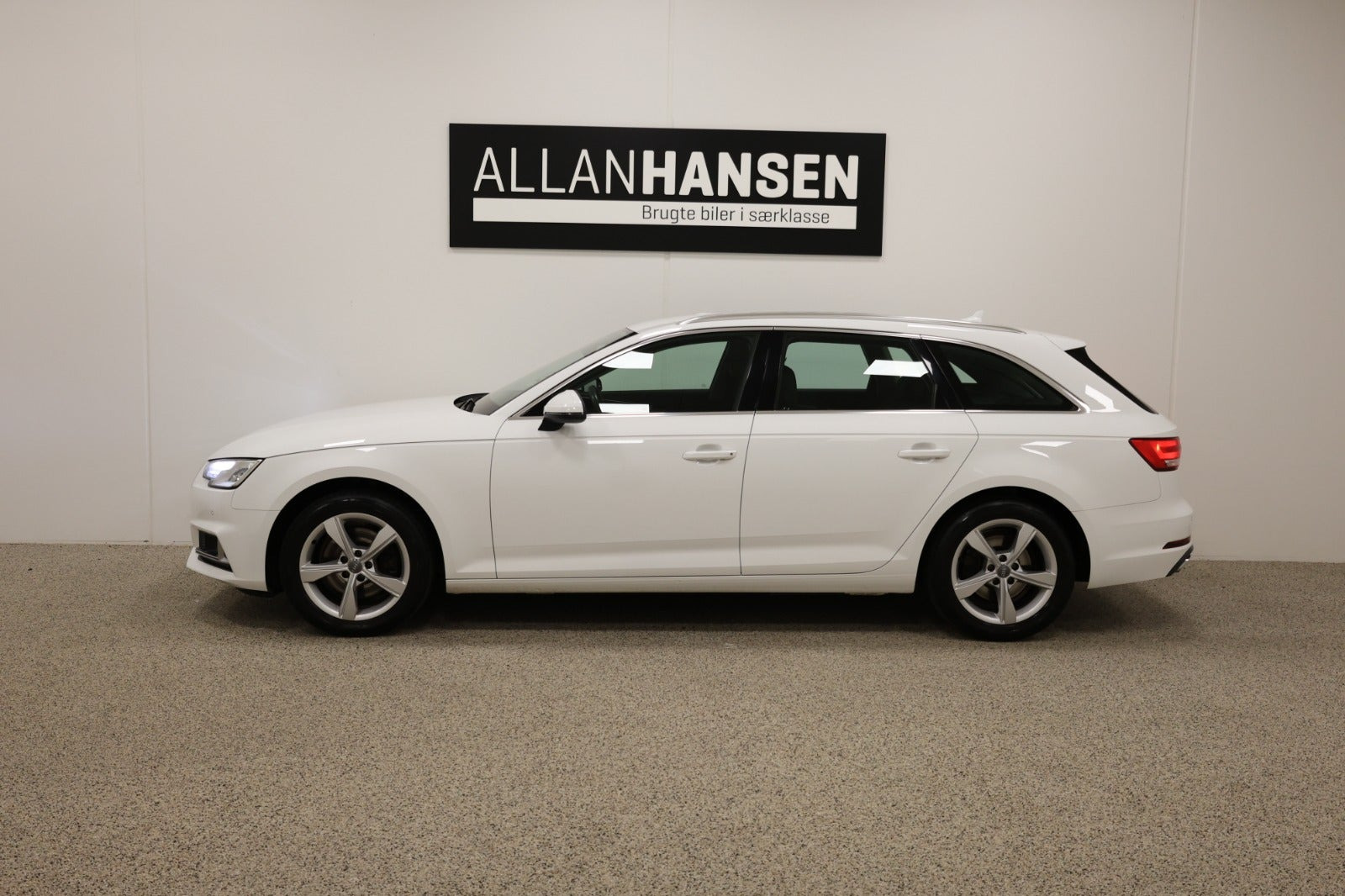 Hvid Audi A4 fra 2019