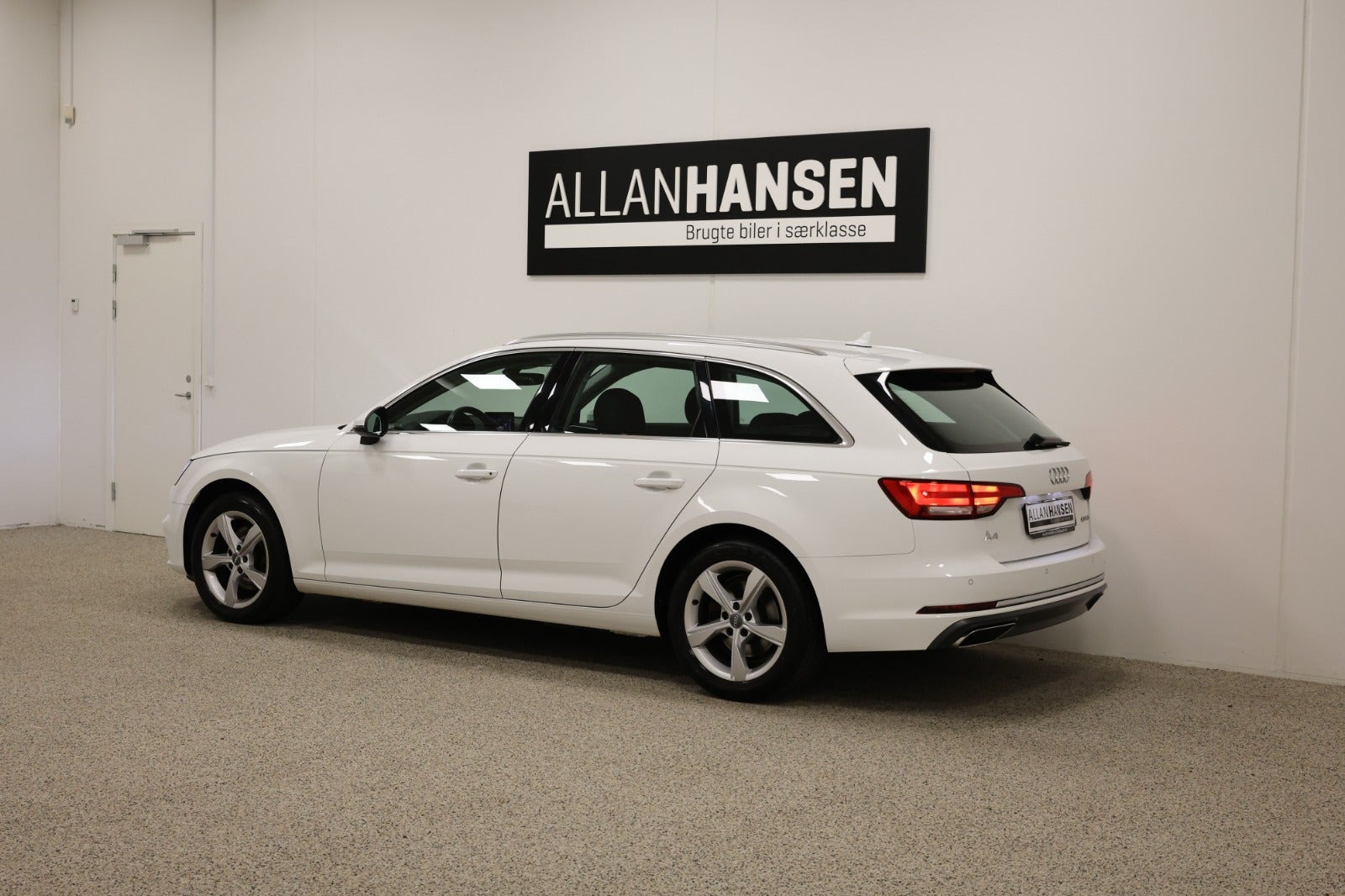 Hvid Audi A4 fra 2019