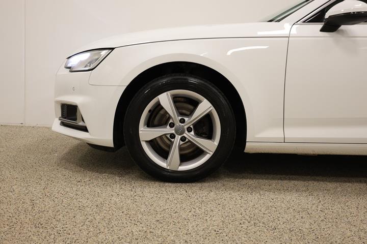 Hvid Audi A4 fra 2019