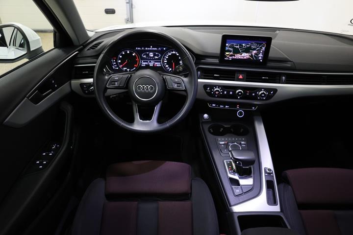 Hvid Audi A4 fra 2019