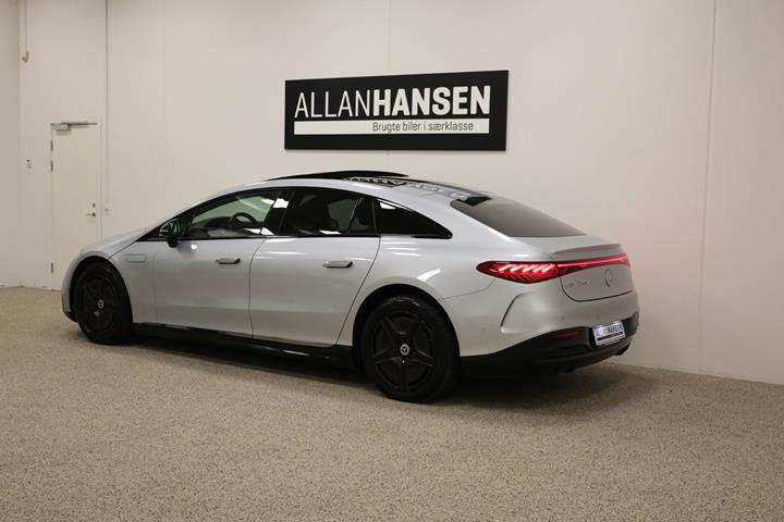 Sølv Mercedes EQS450+ fra 2022