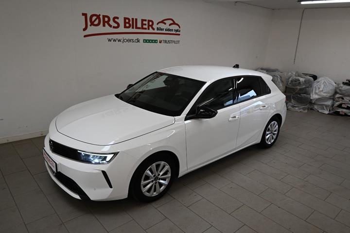 Hvid Opel Astra fra 2022