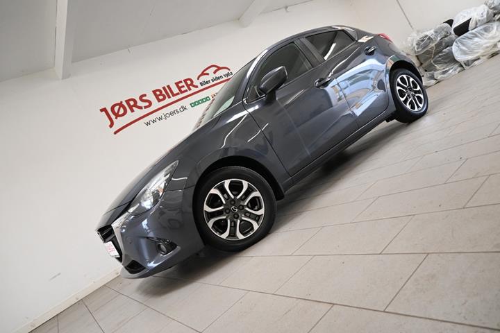 Grå Mazda 2 fra 2017