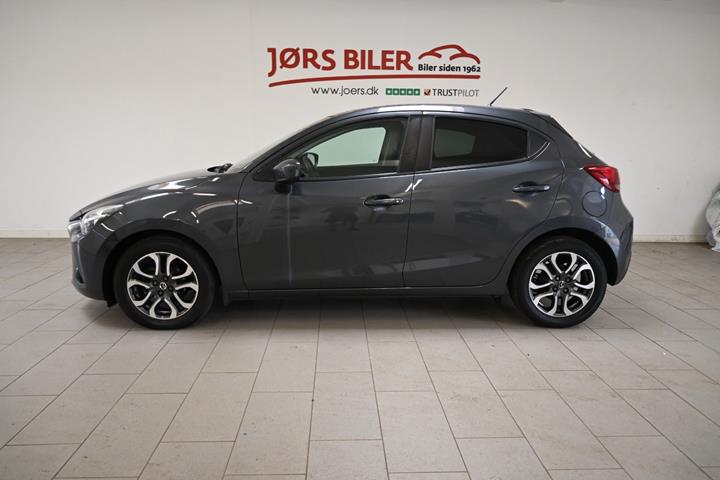 Grå Mazda 2 fra 2017