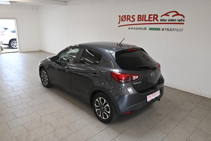 Grå Mazda 2 fra 2017