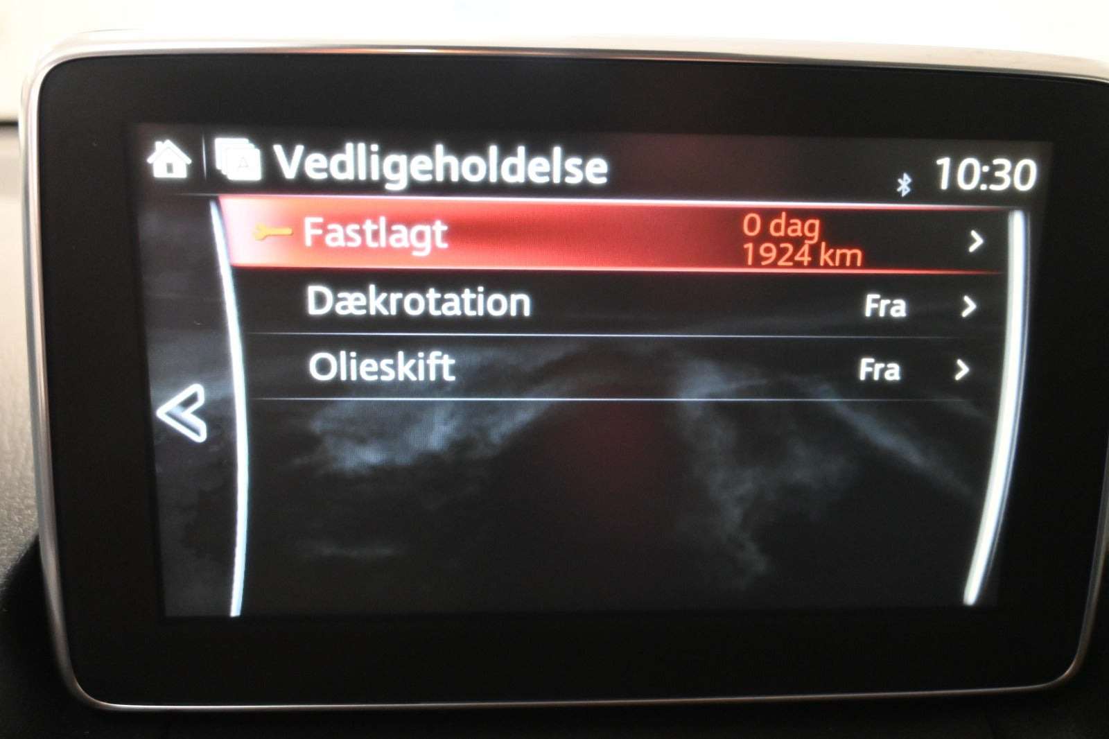 Grå Mazda 2 fra 2017