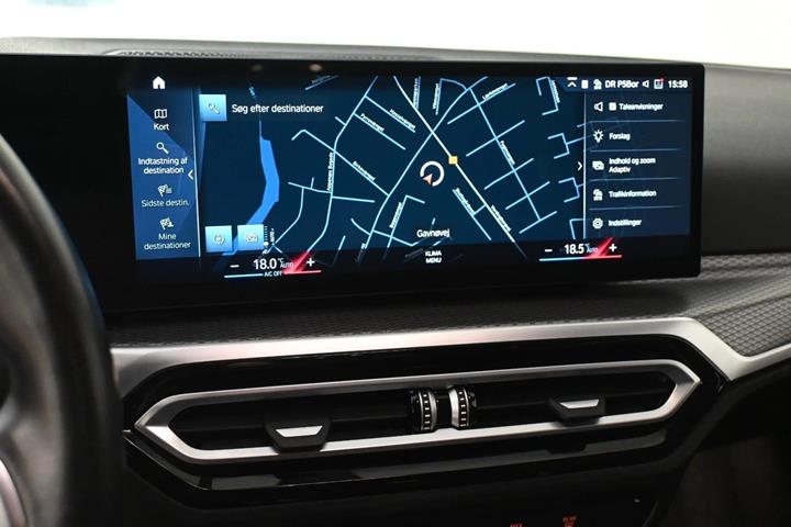 Blå BMW 320e fra 2024
