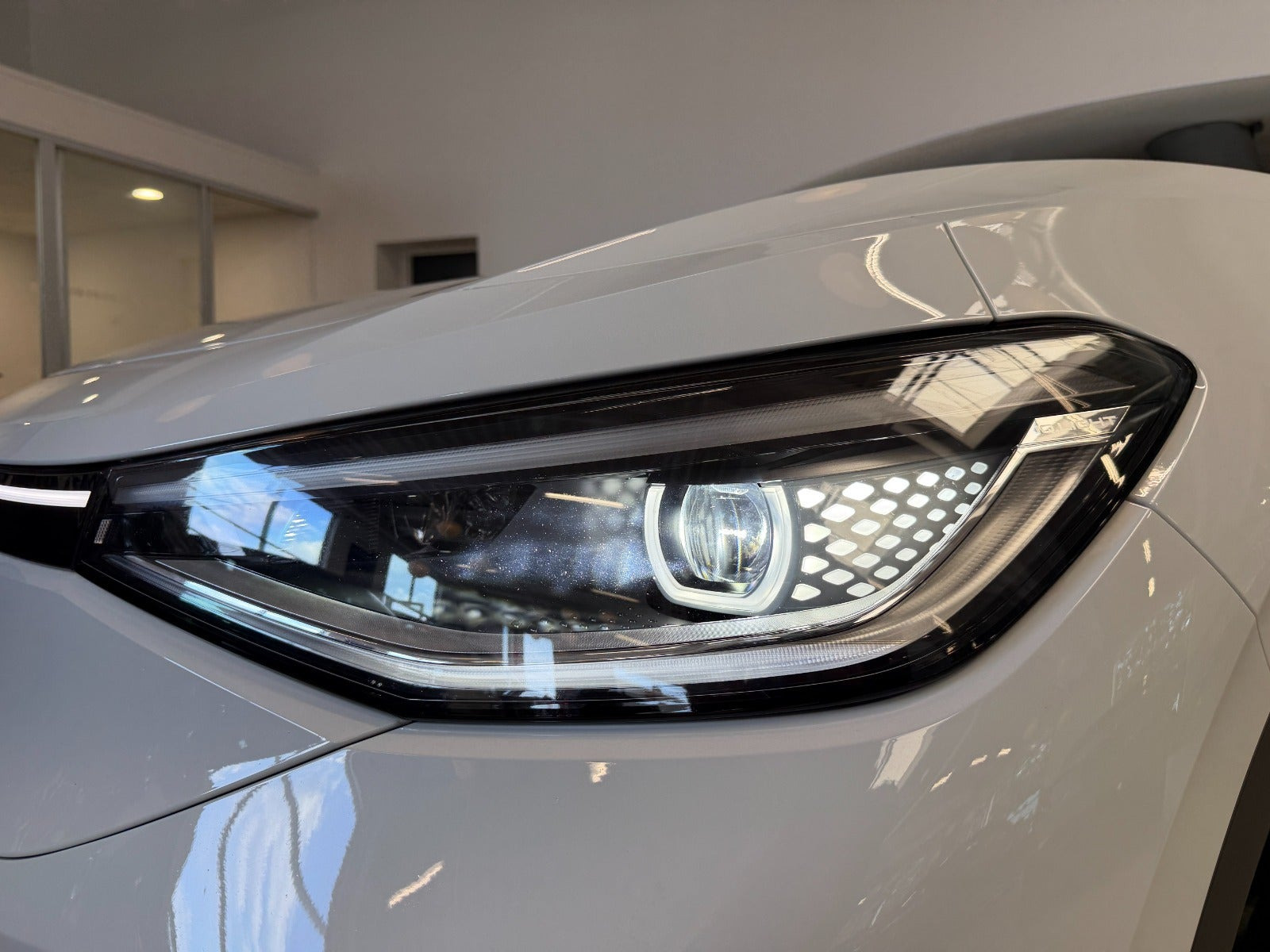 Hvid VW ID.4 fra 2025