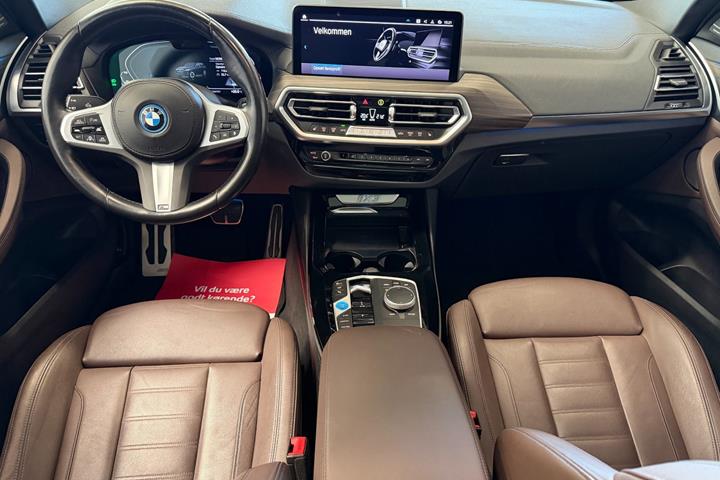 Sort BMW iX3 fra 2023