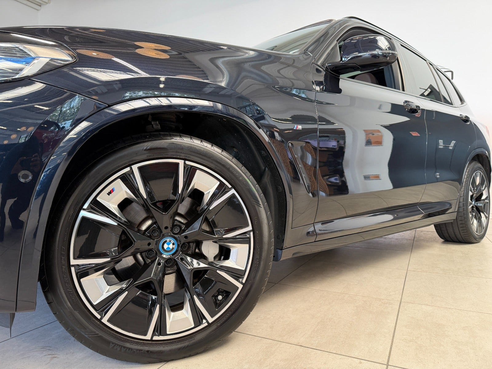 Sort BMW iX3 fra 2023