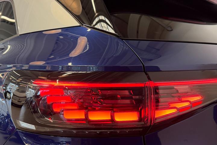 Blå VW ID.4 fra 2025