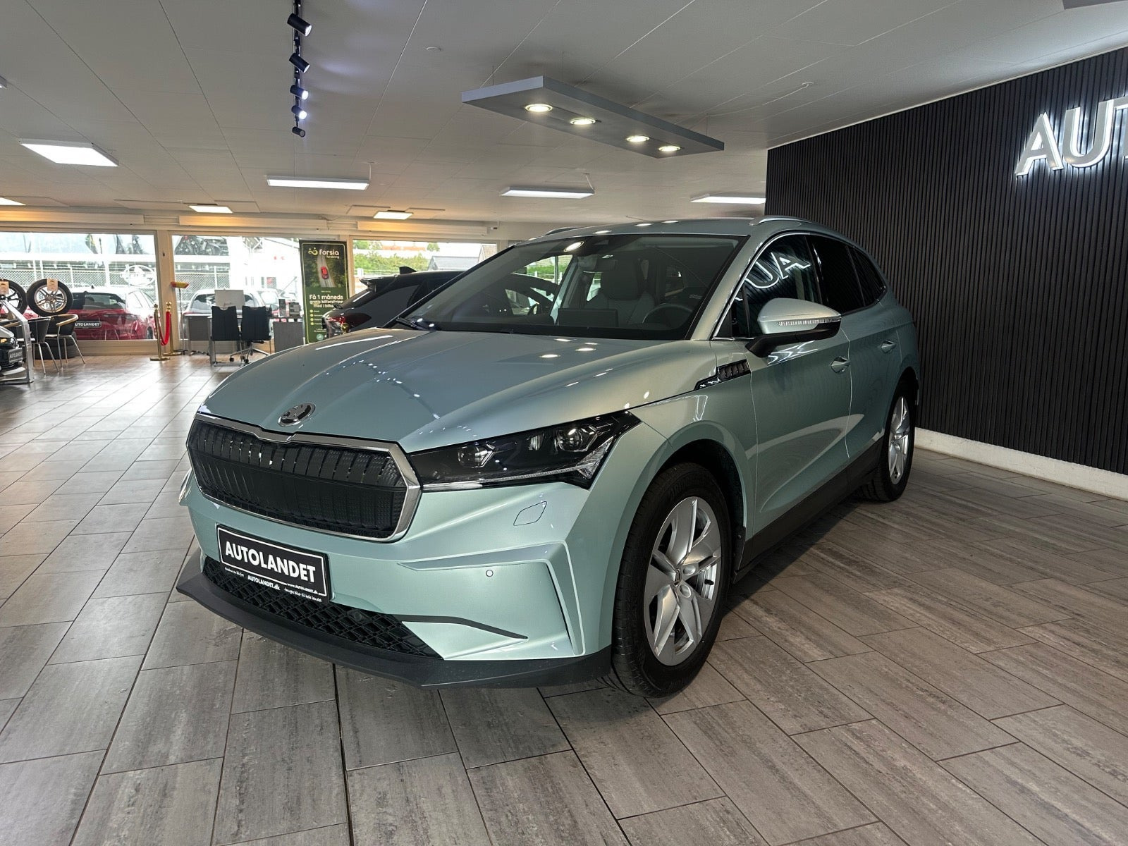 Blå Skoda Enyaq fra 2022