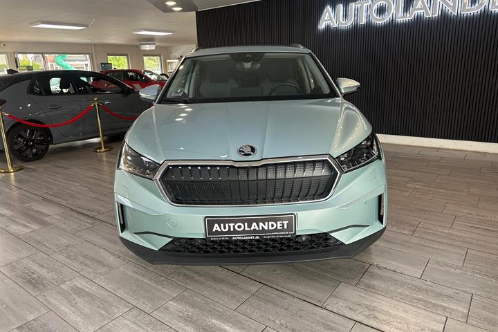 Blå Skoda Enyaq fra 2022