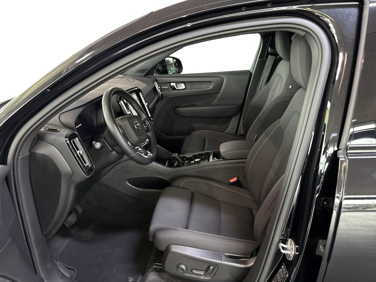 Sort Volvo C40 fra 2024