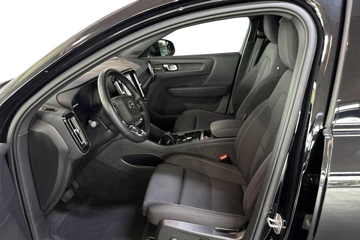 Sort Volvo C40 fra 2024