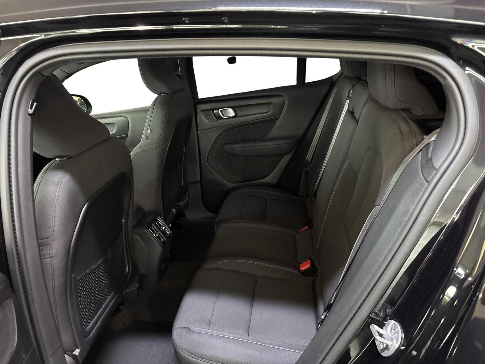 Sort Volvo C40 fra 2024