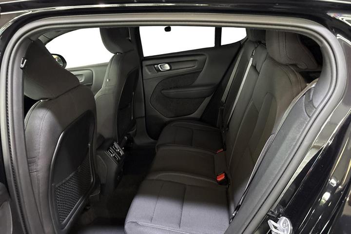 Sort Volvo C40 fra 2024