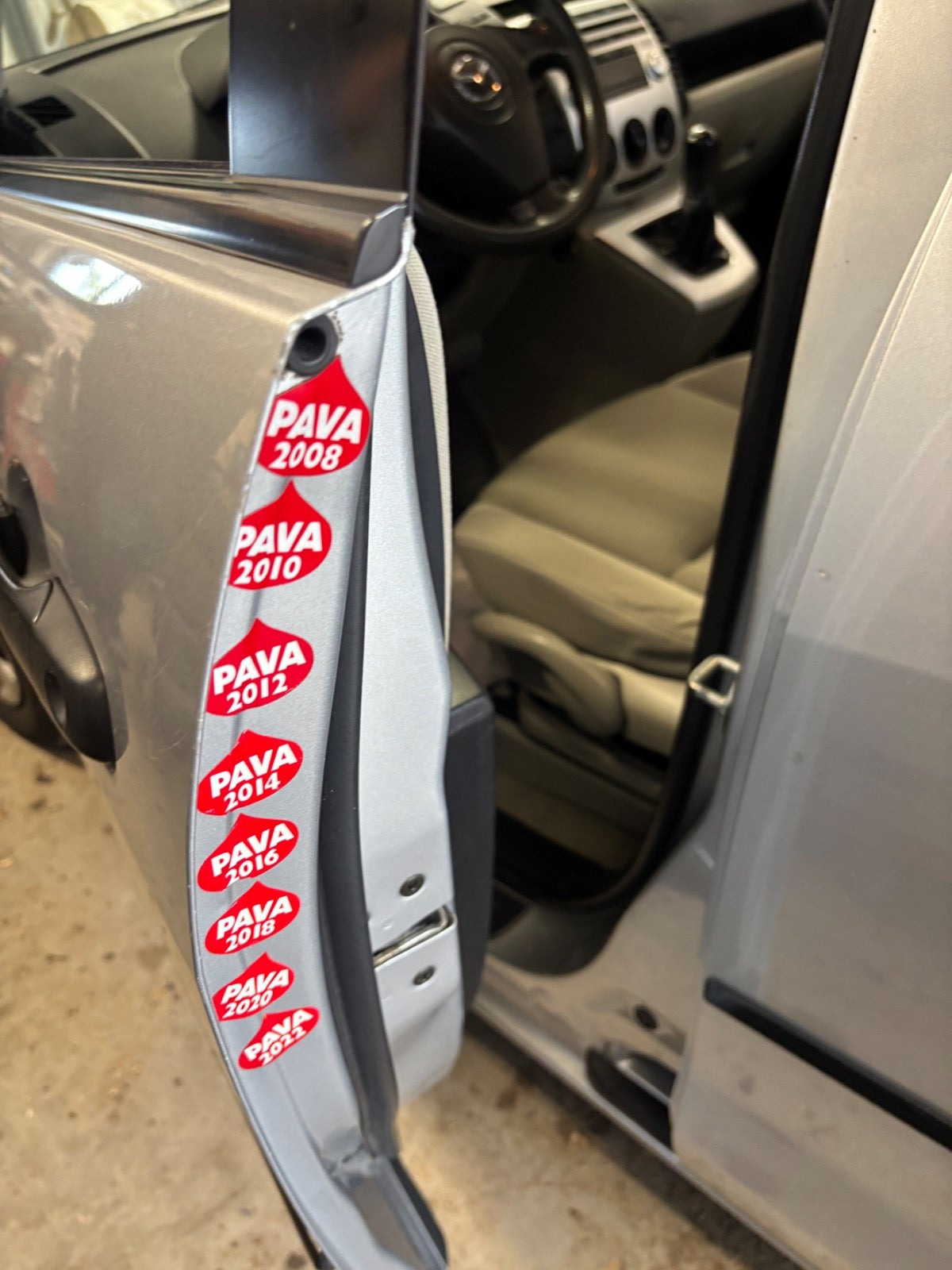 Sølv Mazda 5 fra 2008