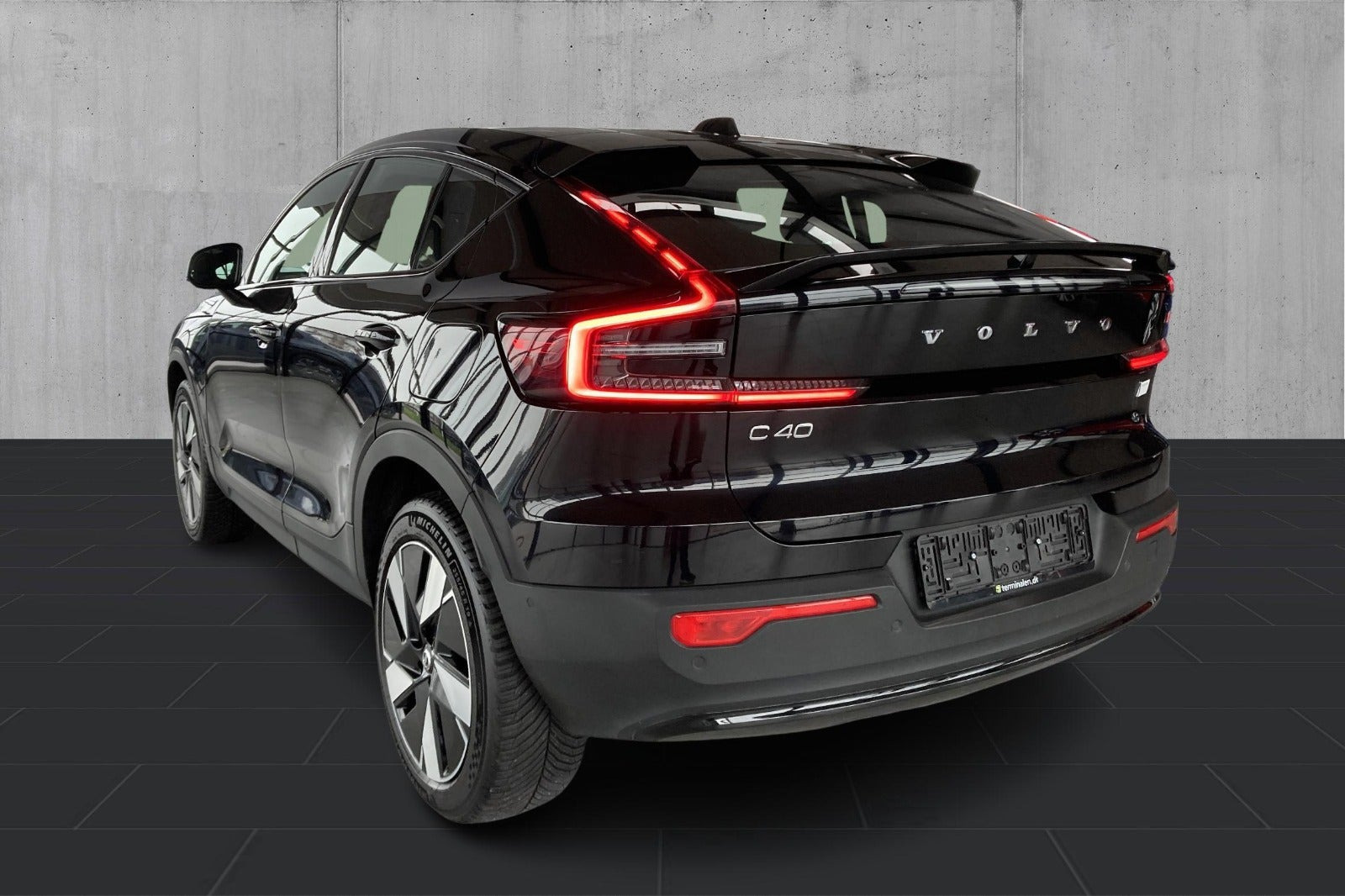 Sort Volvo C40 fra 2023