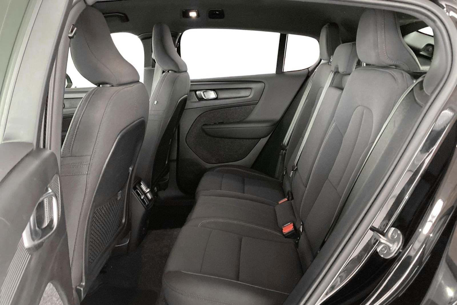 Sort Volvo C40 fra 2023