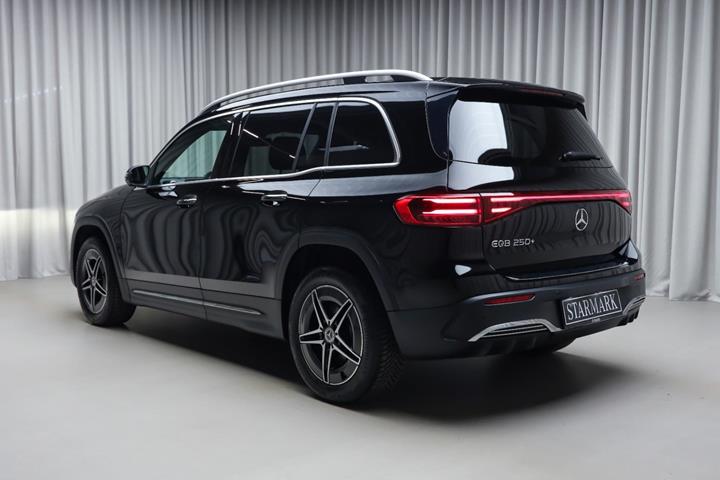 Sort Mercedes EQB250+ fra 2026