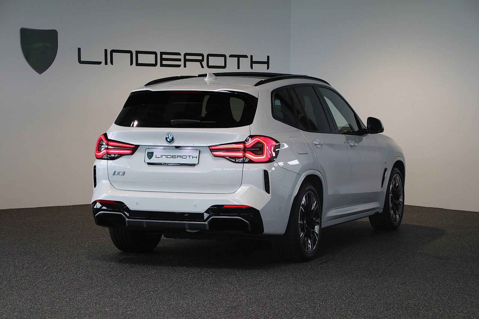 Hvid BMW iX3 fra 2023