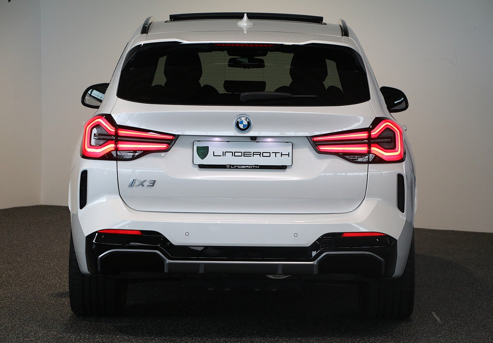 Hvid BMW iX3 fra 2023
