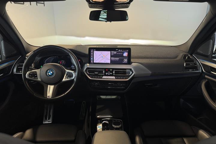 Hvid BMW iX3 fra 2023