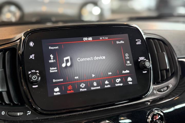 Sort Fiat 500C fra 2020