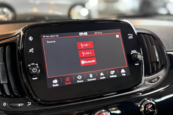 Sort Fiat 500C fra 2020