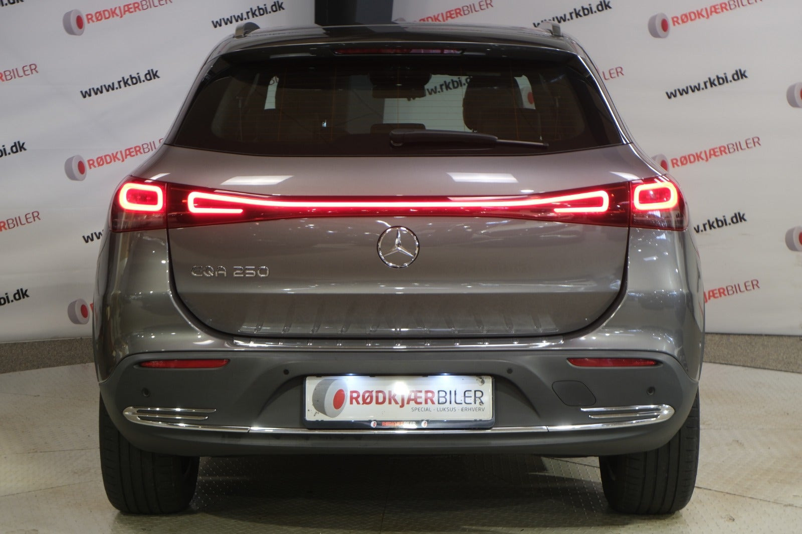 Grå Mercedes EQA250 fra 2022