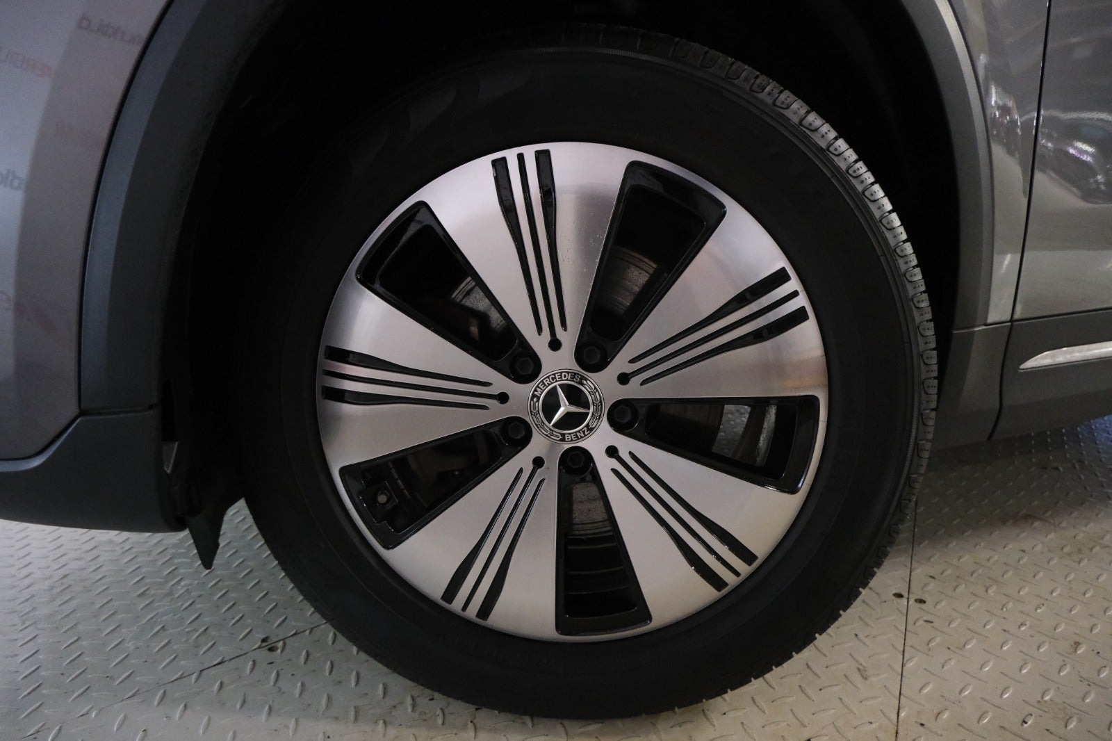 Grå Mercedes EQA250 fra 2022