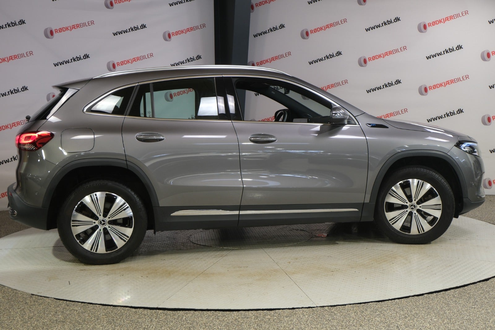 Grå Mercedes EQA250 fra 2022