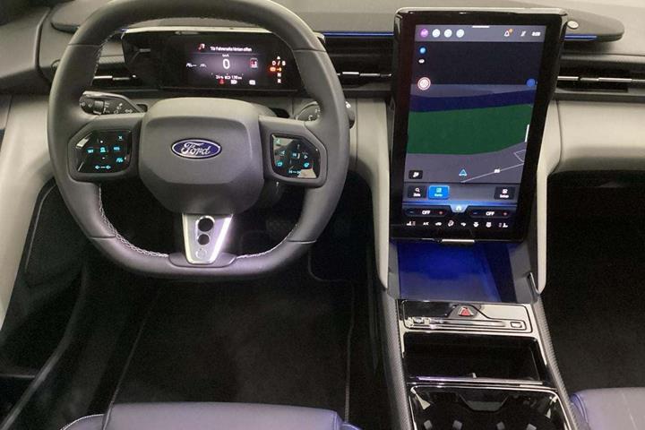 Hvid Ford Capri fra 2026