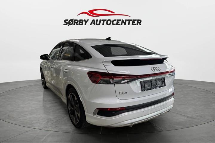Hvid Audi Q4 e-tron fra 2023