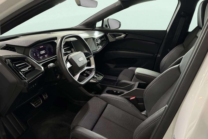 Hvid Audi Q4 e-tron fra 2023
