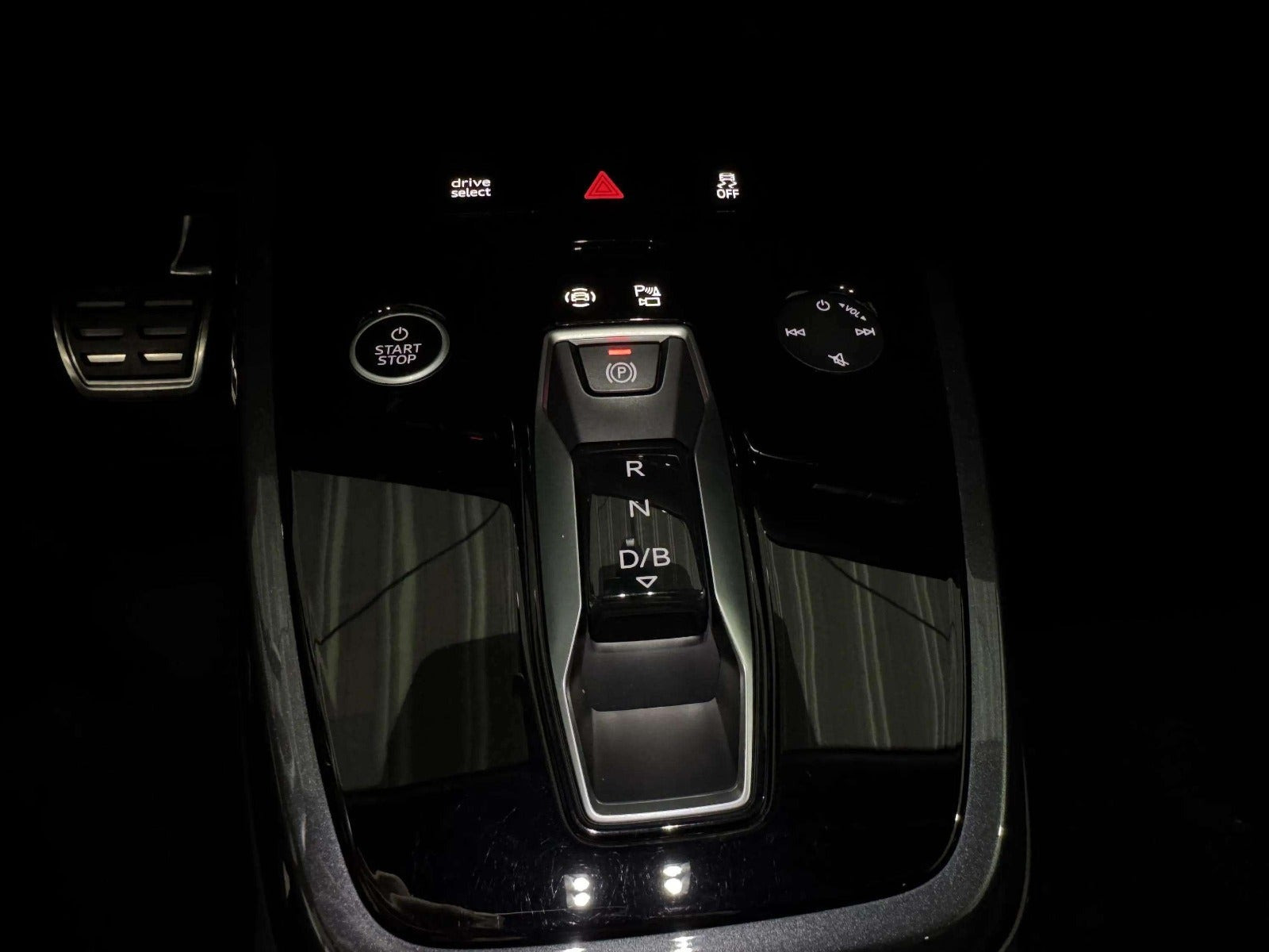 Hvid Audi Q4 e-tron fra 2023